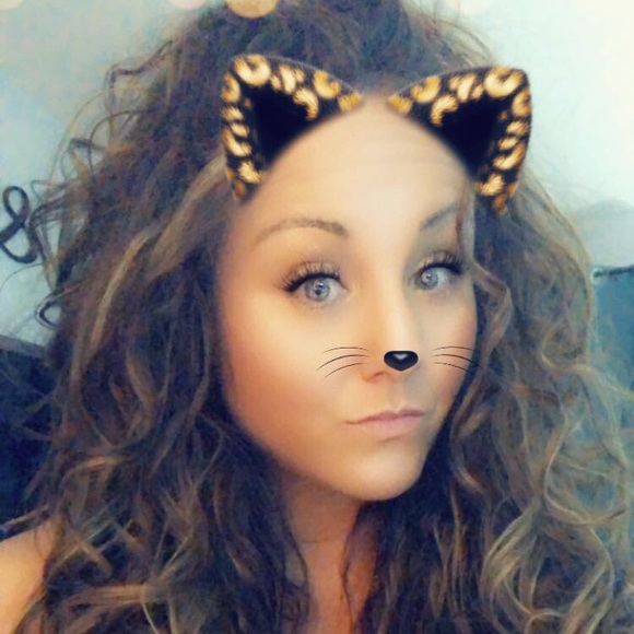 Meet your Posher, Dannille - Picture 1 of 1